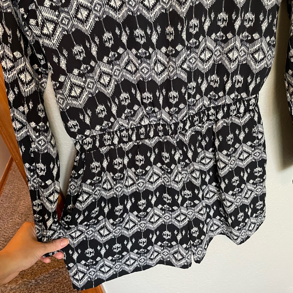 Designed romper - Picture 2 of 5